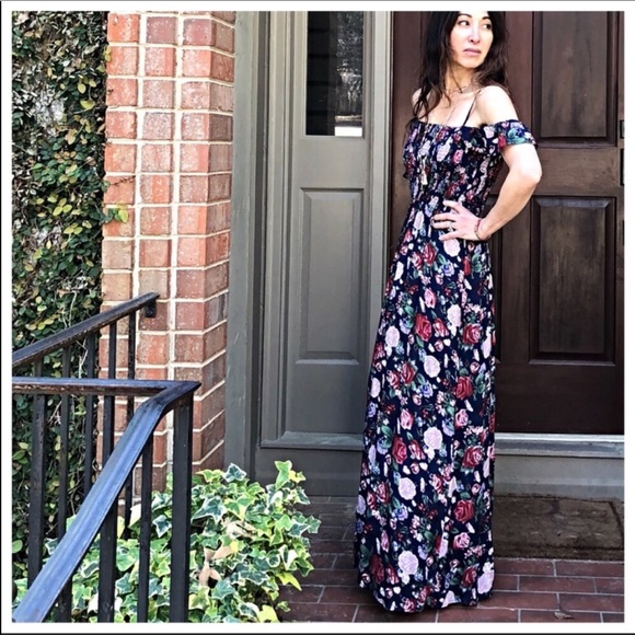 🎉LAST ONE 🎉Floral 🌹Maxi Dress-small - Picture 3 of 5